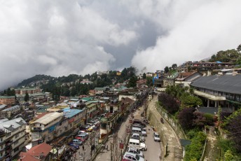 Uitzicht vanuit mijn hotel in Darjeeling.