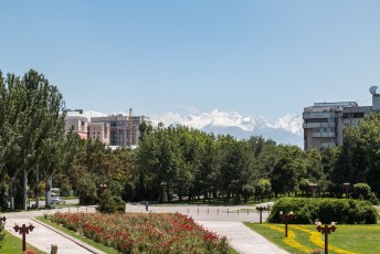 Voor het eerst zagen we die dag ook de bergen die Bishkek omringen.