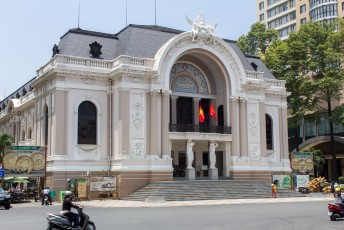 Twee dag later waren we alweer in Ho Chi Minh city, hier bij het operagebouw.