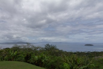 Aan de overkant ligt het tweede grootste eiland van Fiji, Vanua Levu.