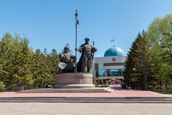 Dit is het oude presidentiële paleis, tegenwoordig een museum ter ere van de eerste en tot nu toe enige president, Nursultan Nazarbayev.