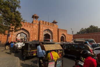 Één van de toegangspoorten van de roze stad in Jaipur.