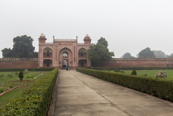 In Agra staat naast de Taj Mahal ook dit bouwwerk.