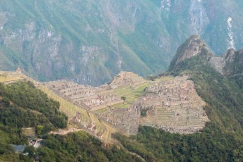 Machu Picchu is nog verlaten zo vroeg op de dag.