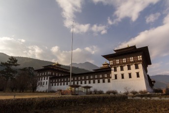 Ook deze Dzong is gedeeltelijk in gebruik door de overheid.