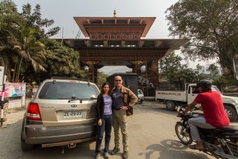 We waren nl. wel een beetje klaar met India. Dus we gingen de poort naar het land van de donderdraak, Bhutan, door.
