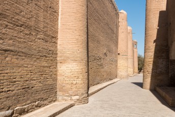 De muren van het Tosh-Hovli Paleis.