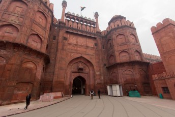 En als ze in Agra een rood fort hebben, dan moeten ze er in New Delhi natuurlijk ook één.