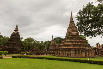 en natuurlijk weer tientallen pagodes of stupas