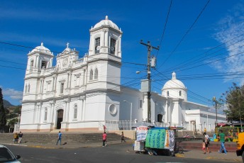 Laatste stop in Nicaragua, Matagalpa met het mooiste gebouw van Nicaragua (deze kerk).