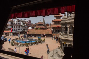 Voordat we het Durbar Square in Patan opgingen gebruikten we eerst de lunch met dit uitzicht.