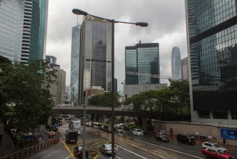 De dag na aankomst wandelden we o.a. langs het gebouw van the bank of China, een icoon in de skyline.