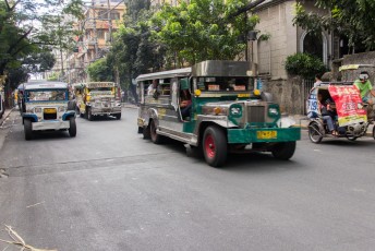 De eerste stop: Manilla met zijn jeepneys en nog veel meer oude lelijke troep