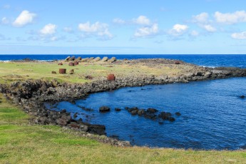 acht Moai aan het planken