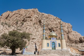 We gingen vanuit Shiraz op expeditie naar de belangrijkste bezienswaardigheden van Iran. Onderweg was het weer moskeeën galore.