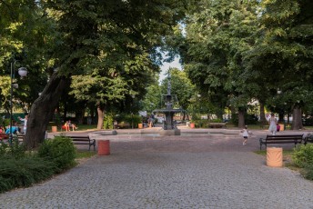 Het tsaar Simeon park staat vol met zulk soort beelden en fonteinen zoals deze van Demetra de godin van de vruchtbaarheid.