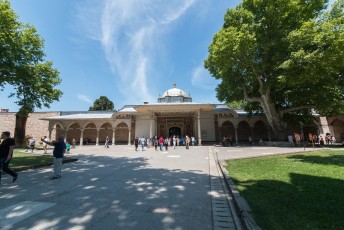 De Gate of Felicity die toegang geeft tot de derde binnenplaats met privévertrekken van de sultan.