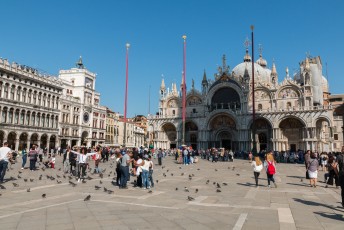 Nog maar een keer het San Marco plein met zijn vele vliegende ratten en de kerk.