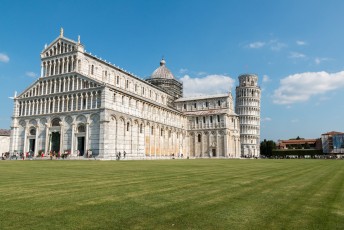 De kathedraal van Pisa staat nog wel gewoon recht.