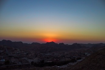 Diezelfde avond kwamen we nog net op tijd in Petra aan voor de zonsondergang.