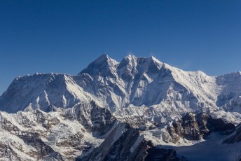 En dit is de aller-, aller-, allerhoogste. Mount Everest.