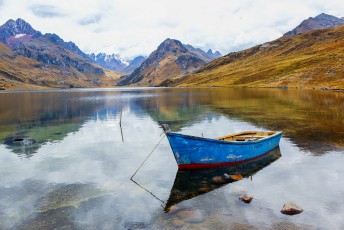 Na Lima ging ik naar Huaráz, en op excursie naar Chavín de Huantar. Onderweg stopten we even bij dit meer, Laguna Querococha.