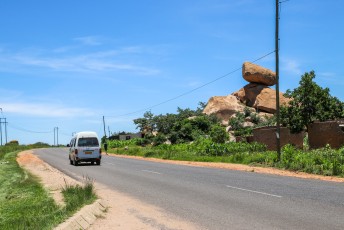 Na Bulawayo reden we naar Harare waar we op zoek gingen naar nog meer Balancing Rocks.