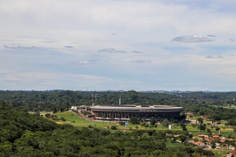 Vlakbij ligt het National Sports Stadium, capaciteit 80.000 mensen. Ooit traden de wereldsterren er op voor het Amnesty Human Rights Festival.