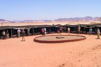 Een bedoeïenenkamp in Wadi Rum.