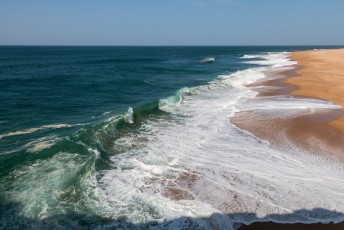 Nadat de jongens weg waren reed ik verder naar Nazaré. Hier worden elk jaar surf kampioenschappen gehouden omdat de golven hier soms tientallen meters hoog zijn.