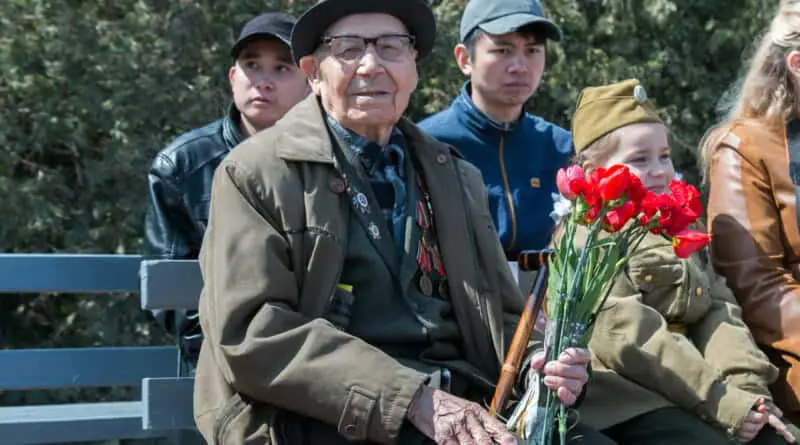 A veteran on victory day in Omsk. Spasibo grandpa! - www.edvervanzijnbed.nl/en/